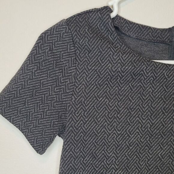 Old Navy Short Sleeve Sweater Shirt Size XS - Picture 2 of 5
